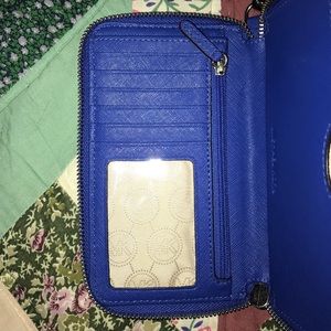 Michael Kors Bags - AUTHENTIC MICHAEL KORS JET SET LEATHER WRISTLET Michael Kors Bags - AUTHENTIC MICHAEL KORS JET SET LEATHER WRISTLET